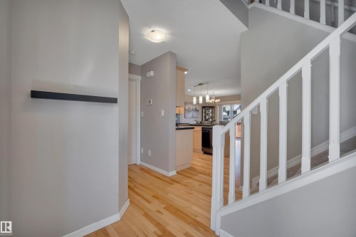 5912 8 Avenue, Edmonton, AB 