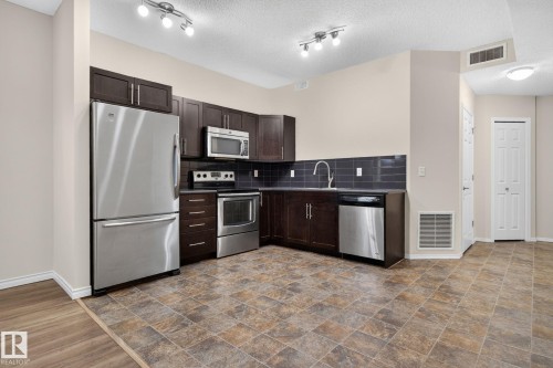 18 6520 2 Avenue, Edmonton, AB 
