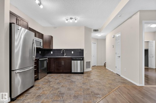 18 6520 2 Avenue, Edmonton, AB 