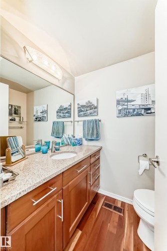 7930 111 Street, Edmonton, AB - Indoor Photo Showing Bathroom
