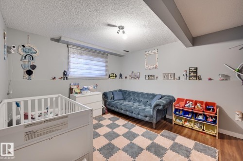4628 37 Avenue Nw, Edmonton, AB - Indoor