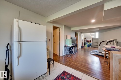 4628 37 Avenue Nw, Edmonton, AB - Indoor