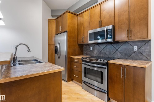 105 10531 117 Street, Edmonton, AB 