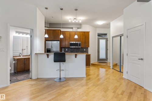 105 10531 117 Street, Edmonton, AB 
