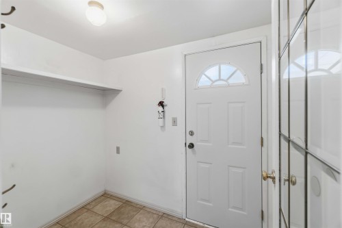 2716 136A Avenue, Edmonton, AB 