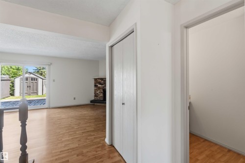 2716 136A Avenue, Edmonton, AB 