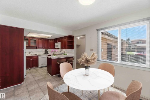 2716 136A Avenue, Edmonton, AB 
