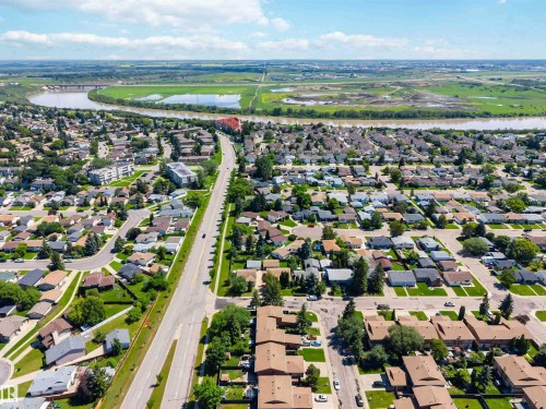 2716 136A Avenue, Edmonton, AB 