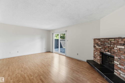 2716 136A Avenue, Edmonton, AB 