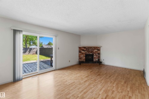 2716 136A Avenue, Edmonton, AB 