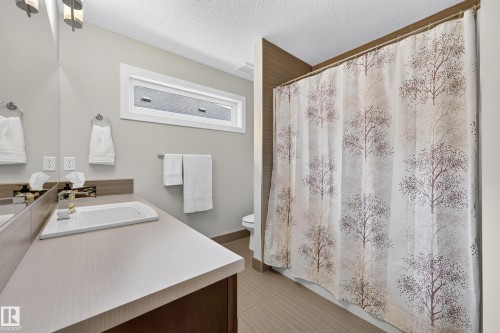 3803 48 Avenue, Beaumont, AB - Indoor Photo Showing Bathroom