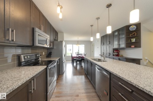 7987 Erasmus Crescent, Edmonton, AB 