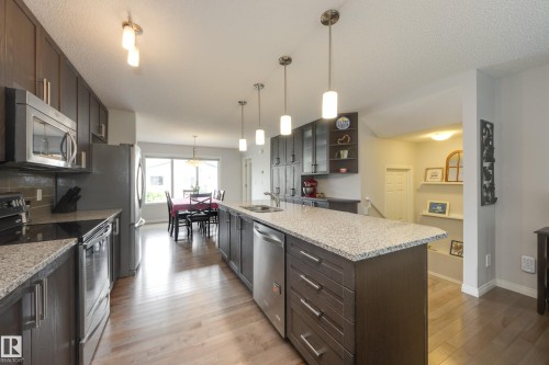7987 Erasmus Crescent, Edmonton, AB 