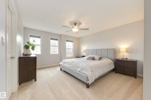 7987 Erasmus Crescent, Edmonton, AB 