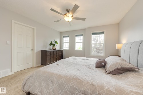 7987 Erasmus Crescent, Edmonton, AB 