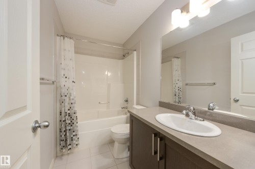 7987 Erasmus Crescent, Edmonton, AB 