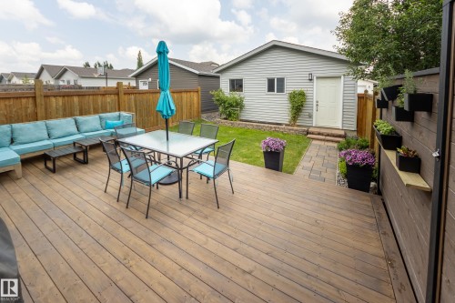 7987 Erasmus Crescent, Edmonton, AB 