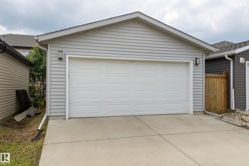 7987 Erasmus Crescent, Edmonton, AB 