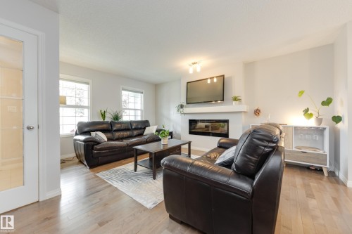 7987 Erasmus Crescent, Edmonton, AB 