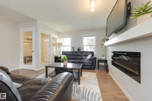 7987 Erasmus Crescent, Edmonton, AB 