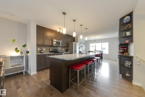 7987 Erasmus Crescent, Edmonton, AB 