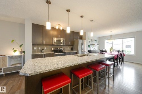 7987 Erasmus Crescent, Edmonton, AB 