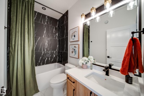 6 Blackbird Bend, Fort Saskatchewan, AB - Indoor Photo Showing Bathroom