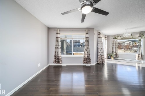 5935 6 Avenue, Edmonton, AB 