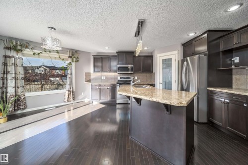 5935 6 Avenue, Edmonton, AB 