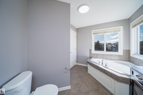 5935 6 Avenue, Edmonton, AB 