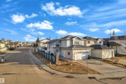 4103 37A Avenue  Edmonton, AB T6L 7A1