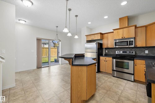 101 13825 155 Avenue, Edmonton, AB 