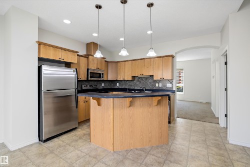 101 13825 155 Avenue, Edmonton, AB 