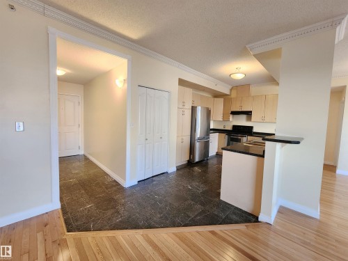 603 9707 105 Street, Edmonton, AB - Indoor Photo Showing Kitchen