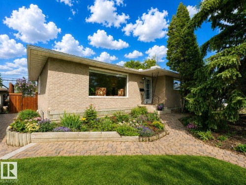 5832 114A Street, Edmonton, AB 