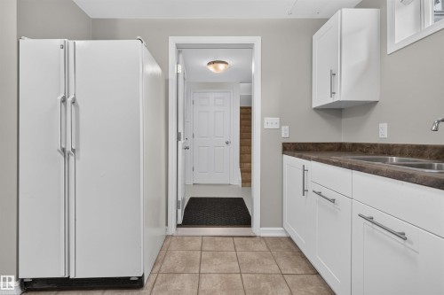 5832 114A Street, Edmonton, AB 