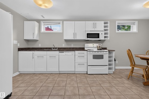 5832 114A Street, Edmonton, AB 
