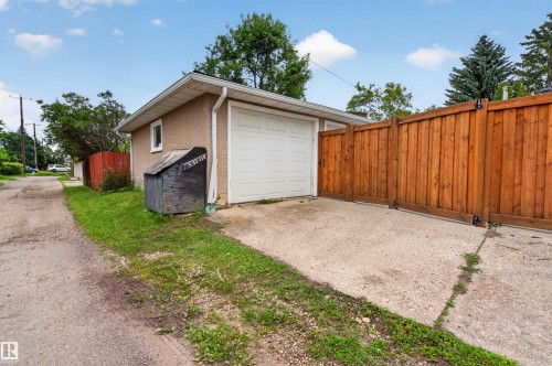 5832 114A Street, Edmonton, AB 