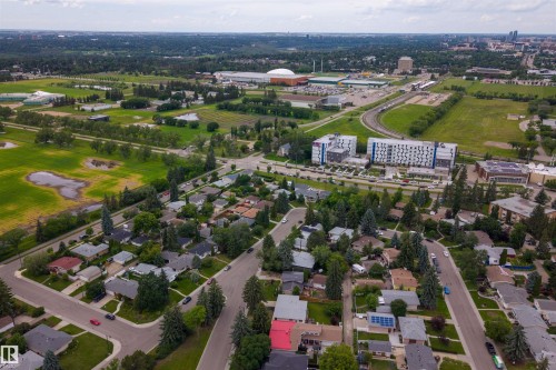 5832 114A Street, Edmonton, AB 