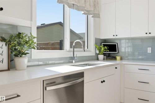 73 Wiltree Terrace, Fort Saskatchewan, AB - Indoor Photo Showing Kitchen With Double Sink