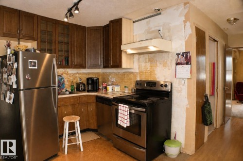 111 Diamond Drive, Millet, AB - Indoor Photo Showing Kitchen