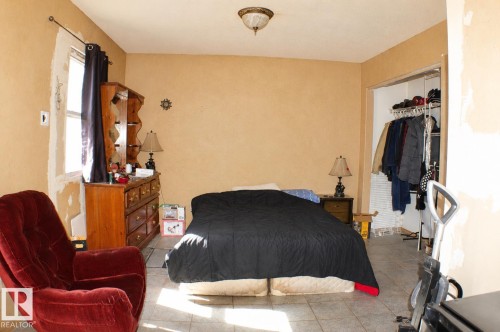 111 Diamond Drive, Millet, AB - Indoor Photo Showing Bedroom