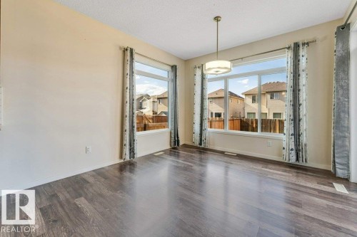 1224 25 Avenue, Edmonton, AB - Indoor Photo Showing Other Room