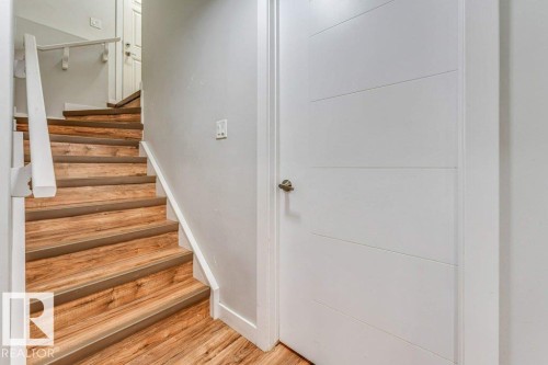 1224 25 Avenue, Edmonton, AB - Indoor Photo Showing Other Room