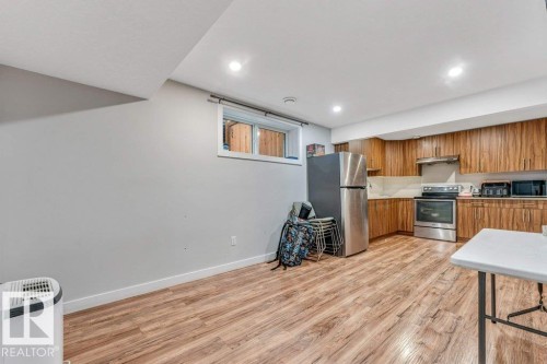 1224 25 Avenue, Edmonton, AB - Indoor Photo Showing Other Room