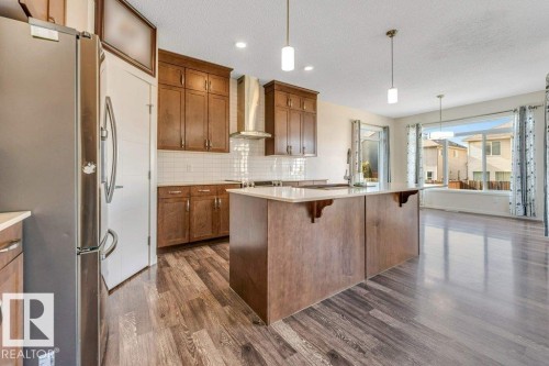 1224 25 Avenue, Edmonton, AB - Indoor Photo Showing Kitchen With Upgraded Kitchen