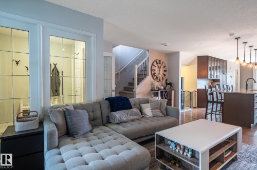 8531 Ellis Link, Edmonton, AB 