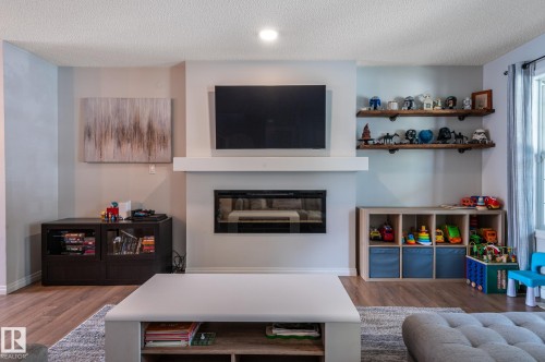 8531 Ellis Link, Edmonton, AB 