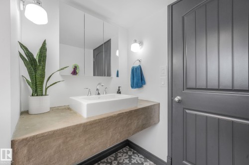 22 Landsdowne Drive, Spruce Grove, AB 