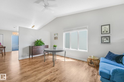 22 Landsdowne Drive, Spruce Grove, AB 